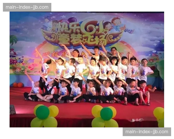 “全民足球日”活动在全国多地举行，多位退役球星参与