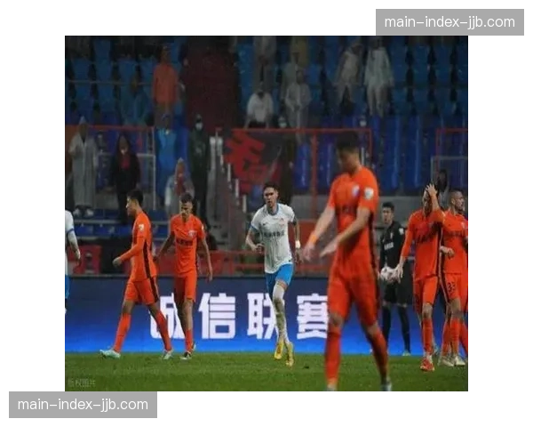 深度报道：足球经纪人网络如何影响保级球队的冬窗引援策略